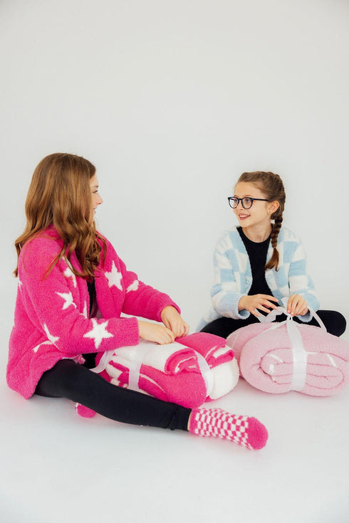 bright-pink-checker-bow-cozy-blanket Mila & Rose - Sophia's Style-5